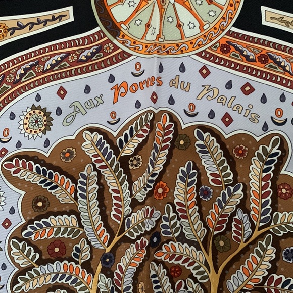 Authentic rare Hermes Aux Portes du Palais silk scarf - Picture 8 of 11